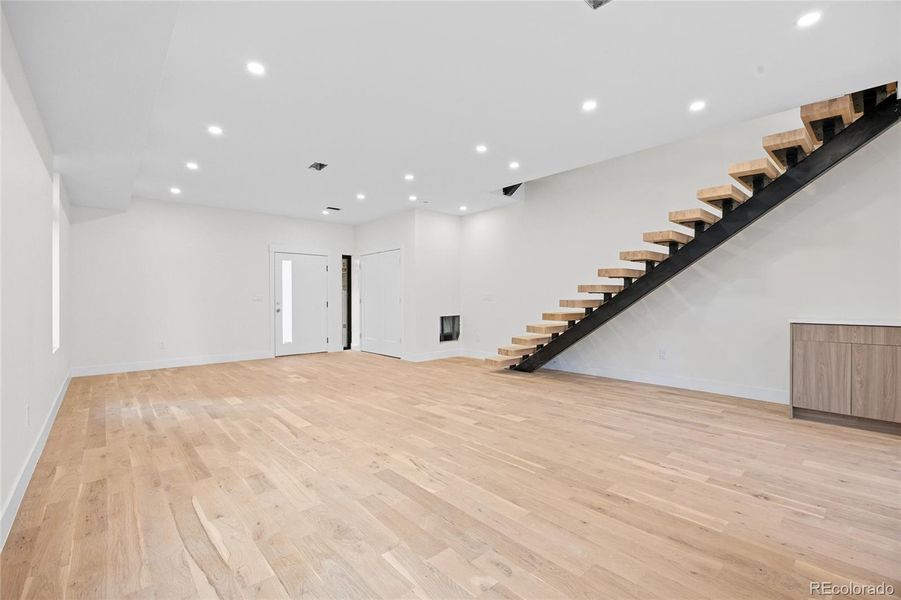 Spacious, unfurnished interior of a new home in , Denver (Image 27).