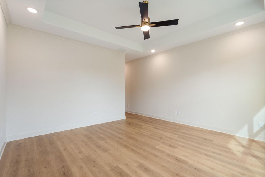 Spacious, unfurnished interior of a new home in White Oak, Arlington (Image 20).