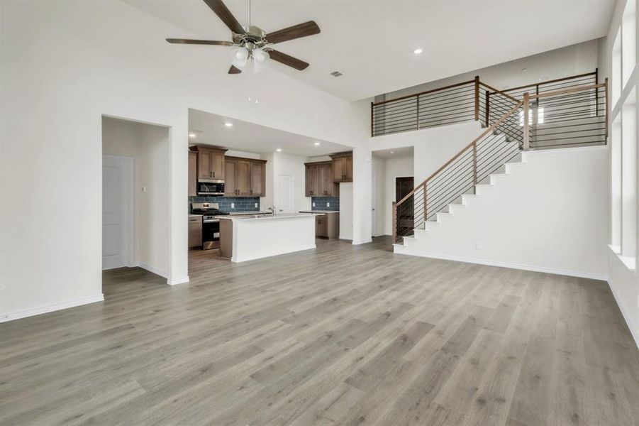 Spacious, unfurnished interior of a new home in The Landing at Hidden Lakes, McKinney (Image 27).