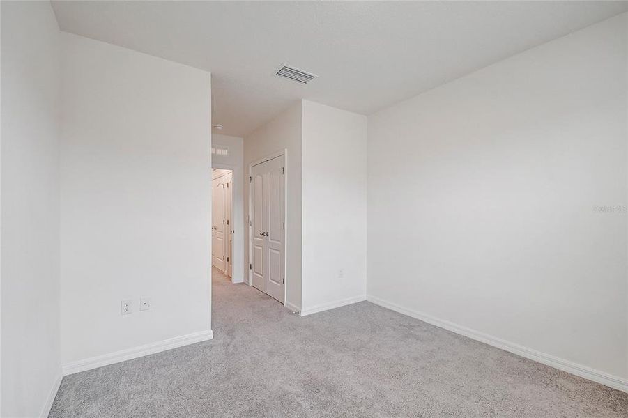 Spacious, unfurnished interior of a new home in , Howey-in-the-Hills (Image 27).