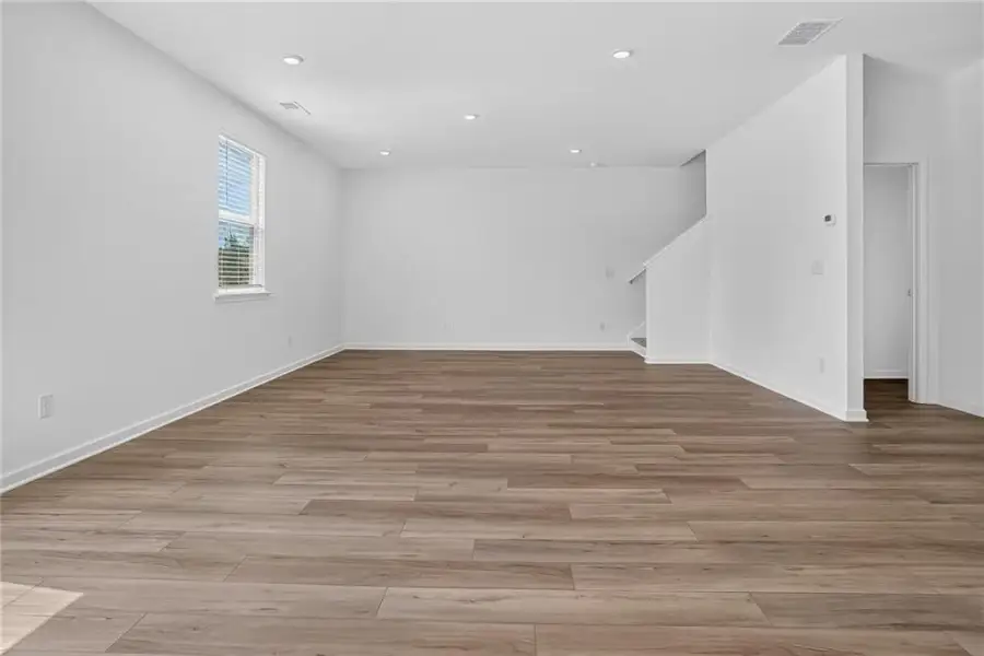Spacious, unfurnished interior of a new home in Apalachee Hills, Bethlehem (Image 21).