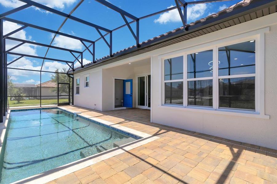 Exterior details and patio area of a home in , Haines City (Image 28).