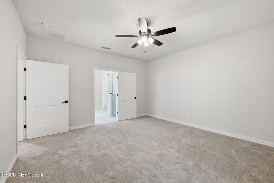 Spacious, unfurnished interior of a new home in , Jacksonville (Image 21).