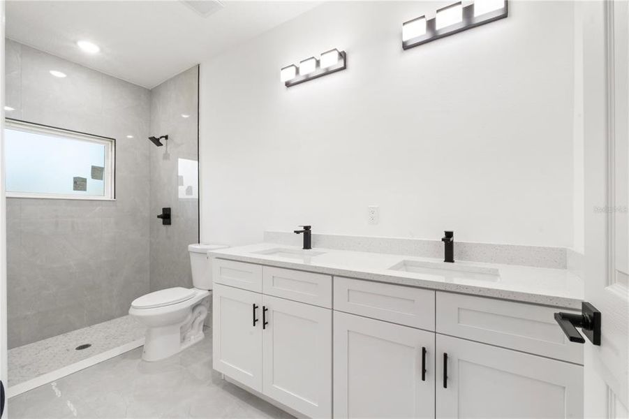 Furnished interior view inside a new home in , Clermont (Image 11).