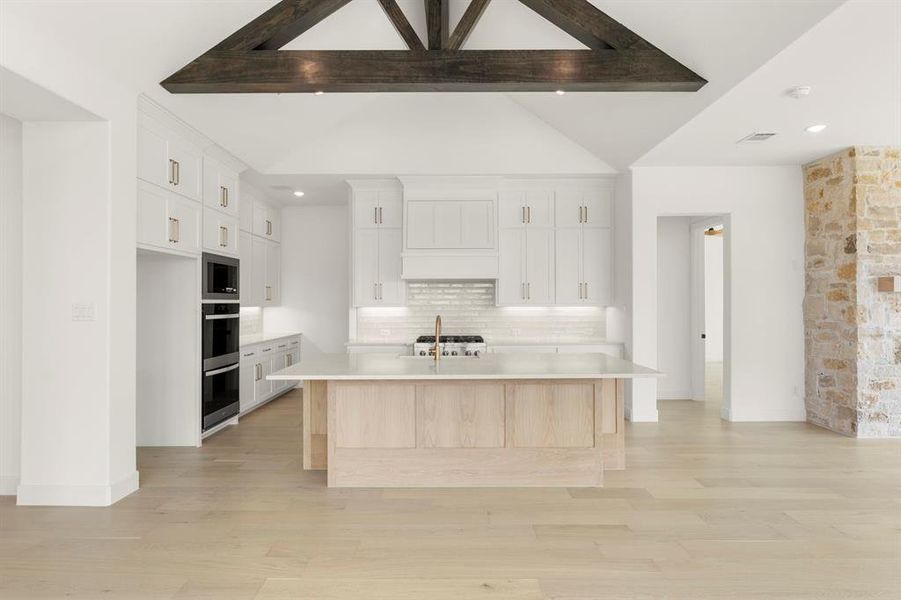 18. 2801 Little Current - Kitchen