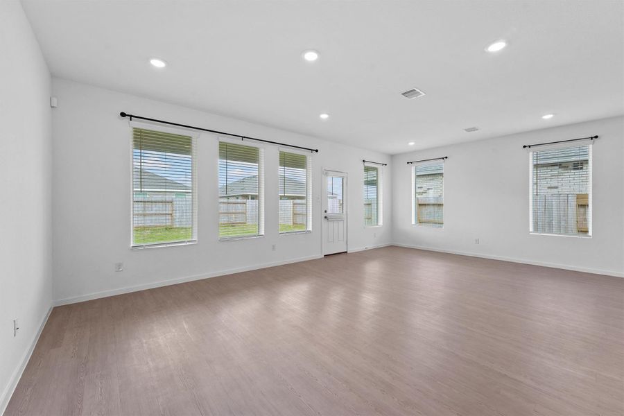 Spacious, unfurnished interior of a new home in Emberly: Watermill Collection, Beasley (Image 10).