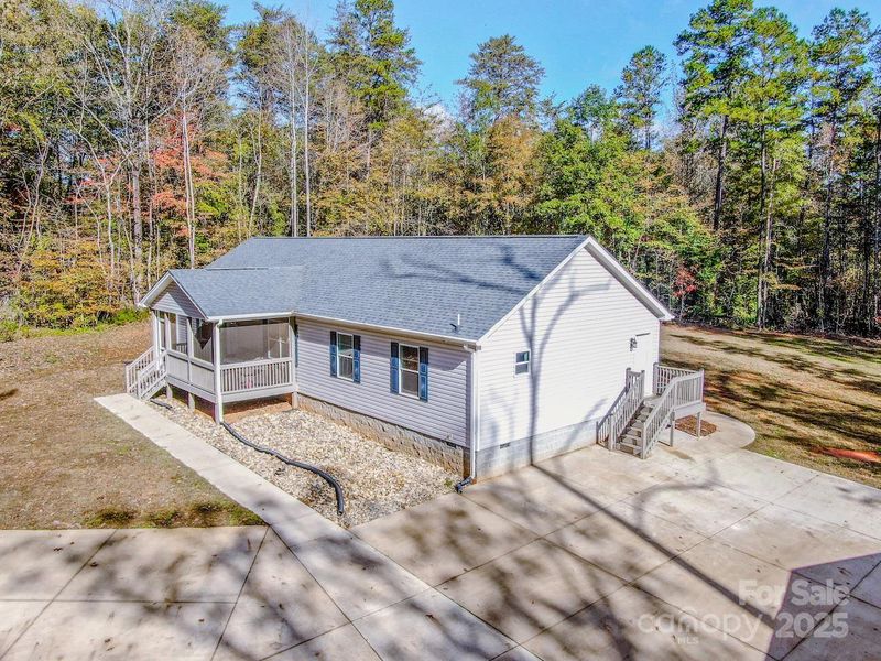 Exterior details and patio area of a home in , Gastonia (Image 20).