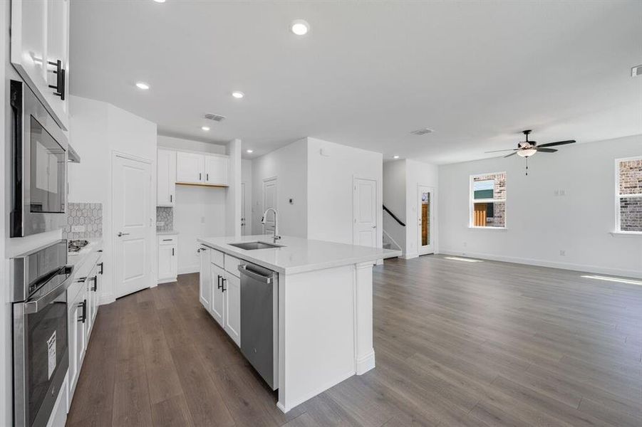 Furnished interior view inside a new home in North Sky Celina, Celina (Image 13). Furnished interior view inside a new home in North Sky Celina, Celina (Image 13).