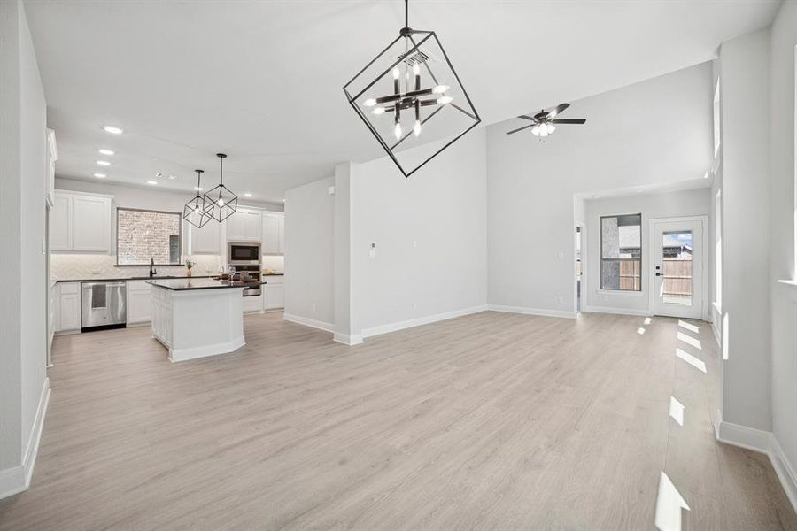 Spacious, unfurnished interior of a new home in Creekshaw – Gardens, Royse City (Image 17).