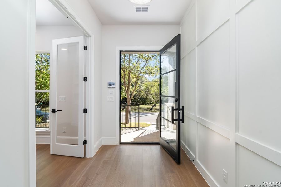 Spacious, unfurnished interior of a new home in , San Antonio (Image 20).
