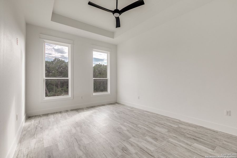 Spacious, unfurnished interior of a new home in , Mico (Image 18).