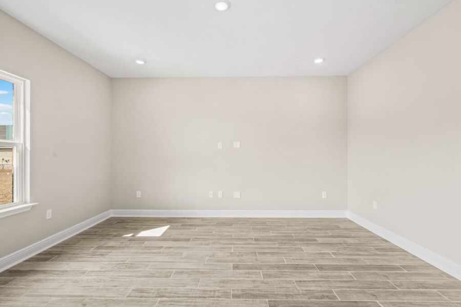 Spacious, unfurnished interior of a new home in Natureview, Freeport (Image 28).
