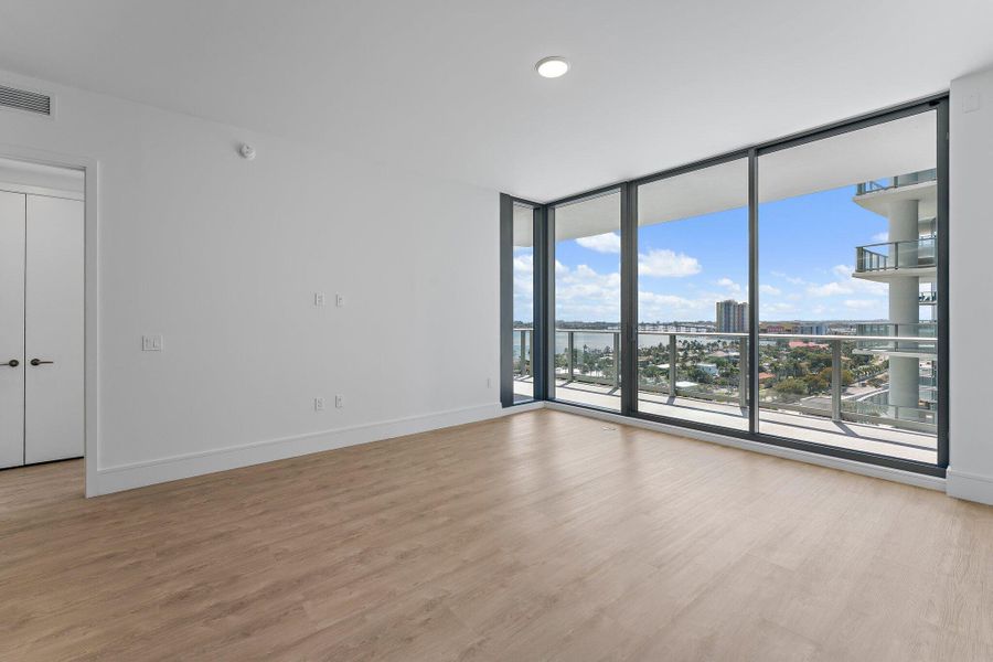 044-220LakeShoreDr-1219-WestPalmBeach-SM