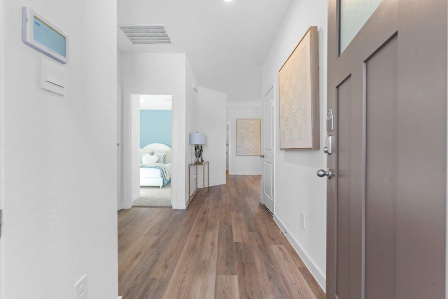 Spacious, unfurnished interior of a new home in , Iowa Colony (Image 25).