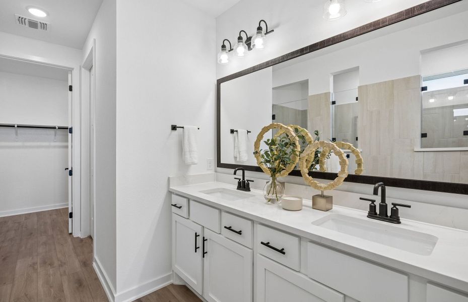 Representative furnished interior of a home built from the Mystique by Del Webb in Del Webb Sugar Land at Ryehill, Rosenberg (Image 12). Representative furnished interior of a home built from the Mystique by Del Webb in Del Webb Sugar Land at Ryehill, Rosenberg (Image 12).