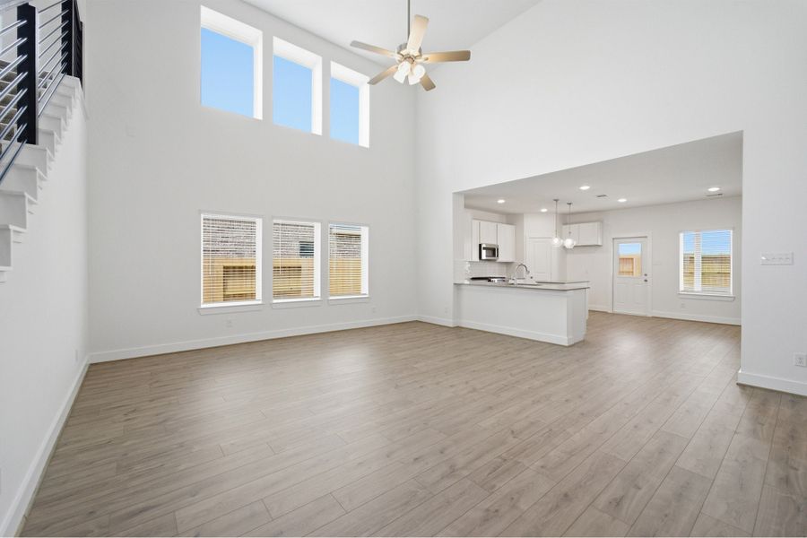 Spacious, unfurnished interior of a new home in Bay Creek, Baytown (Image 18).