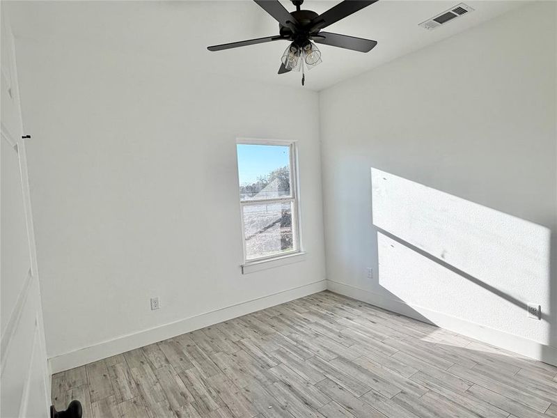 Spacious, unfurnished interior of a new home in , Weatherford (Image 21).