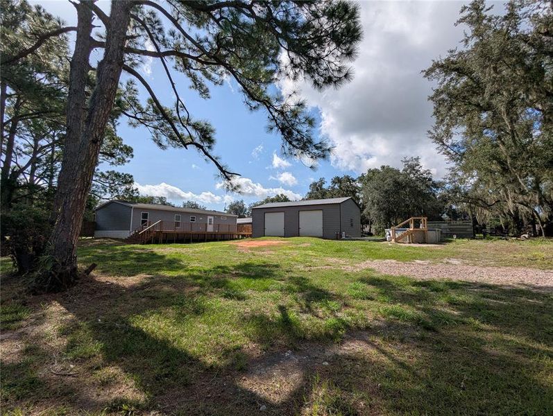 Exterior details and patio area of a home in , Lake Wales (Image 21).