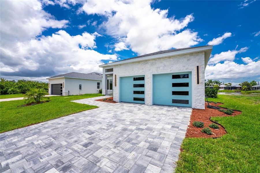 Exterior details and patio area of a home in , Rotonda West (Image 30).