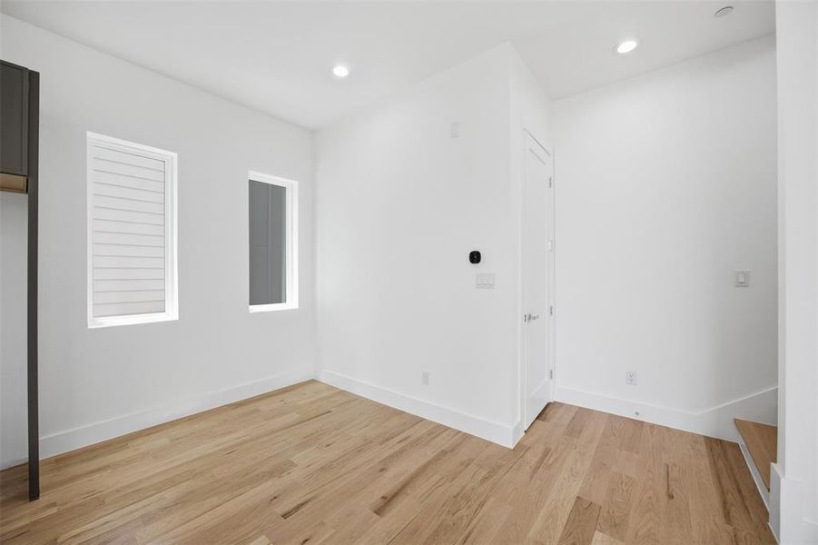 Spacious, unfurnished interior of a new home in , Dallas (Image 15). Spacious, unfurnished interior of a new home in , Dallas (Image 15).