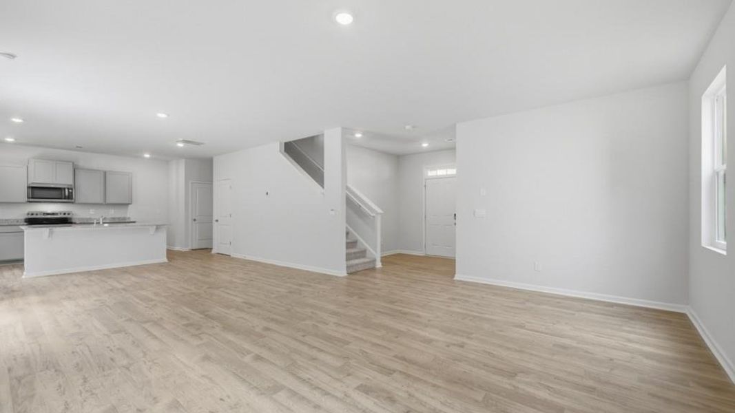 Spacious, unfurnished interior of a new home in Oaks at Cedar Grove, Fairburn (Image 22).
