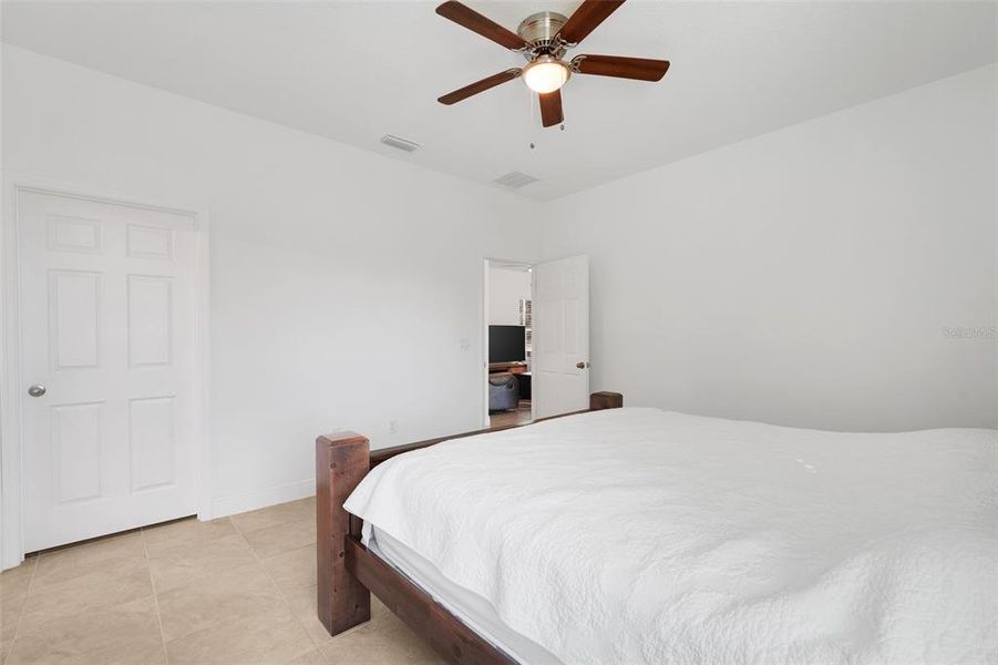 Furnished interior view inside a new home in , Ocala (Image 15).