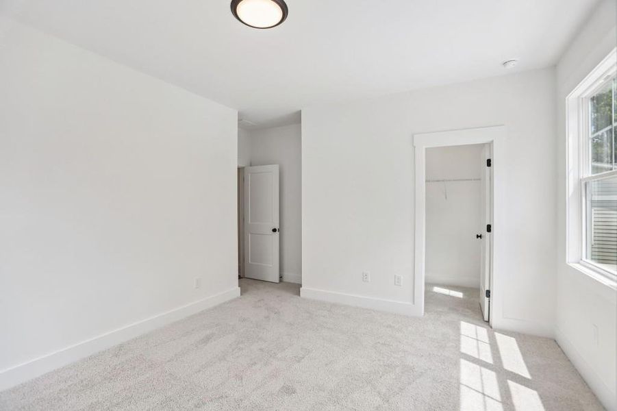 Spacious, unfurnished interior of a new home in , Marietta (Image 37).
