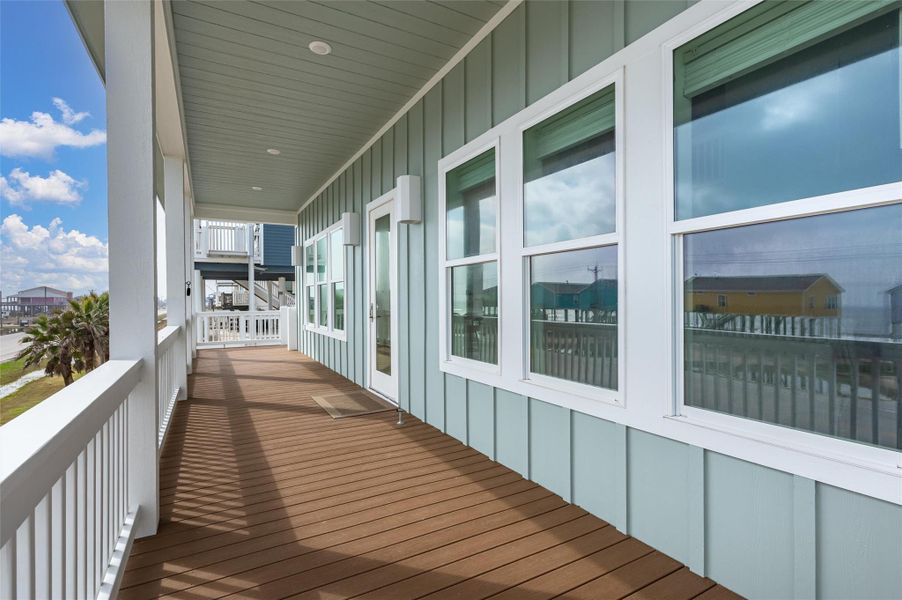 Exterior details and patio area of a home in , Bolivar Peninsula (Image 19).