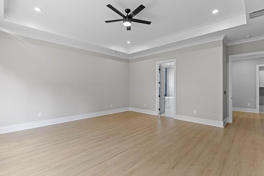 Spacious, unfurnished interior of a new home in , Jefferson (Image 35).