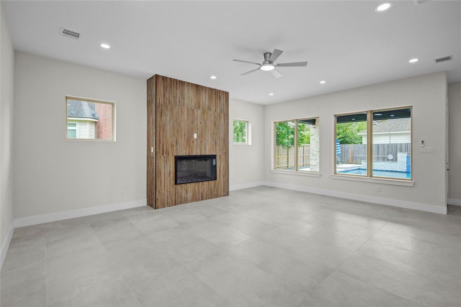 Spacious, unfurnished interior of a new home in , Spring (Image 22).