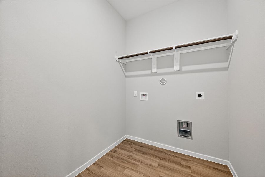 Spacious, unfurnished interior of a new home in Sunterra, Katy (Image 23).