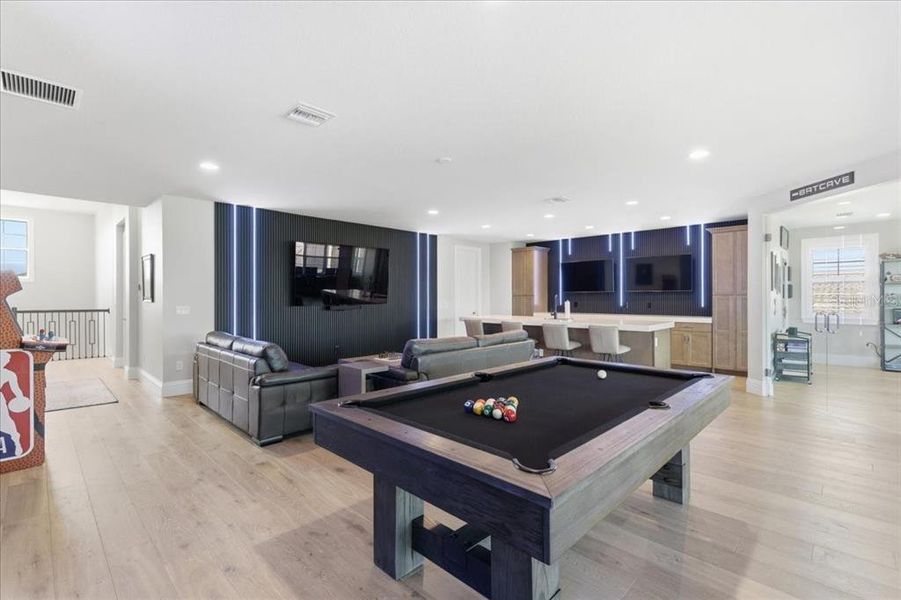 Furnished interior view inside a new home in , Orlando (Image 64).