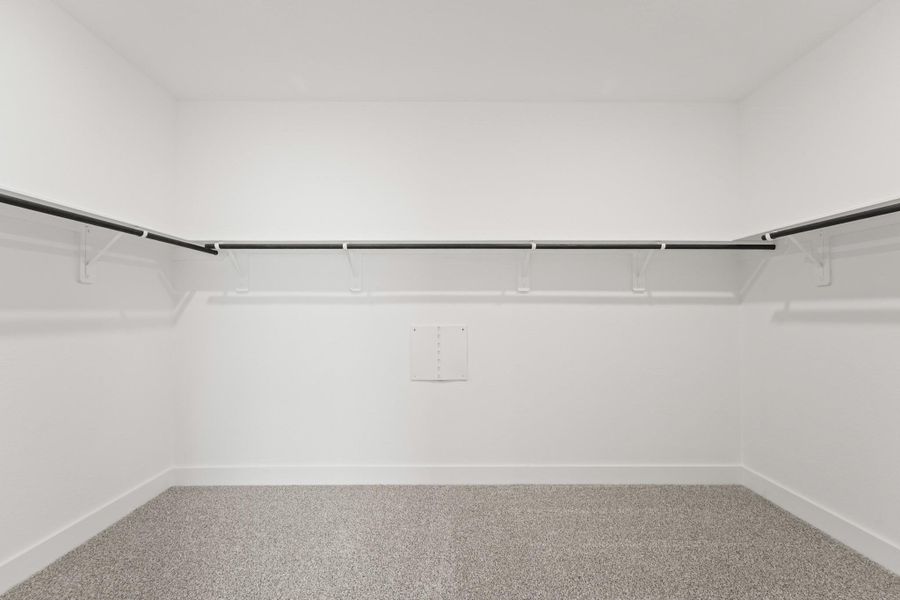 Spacious, unfurnished interior of a new home in Riverside Estates, Mont Belvieu (Image 14).