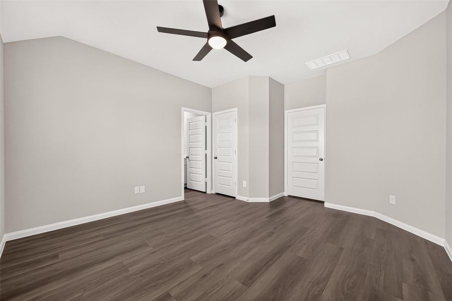Spacious, unfurnished interior of a new home in Ridgeland Hills, Willis (Image 31).