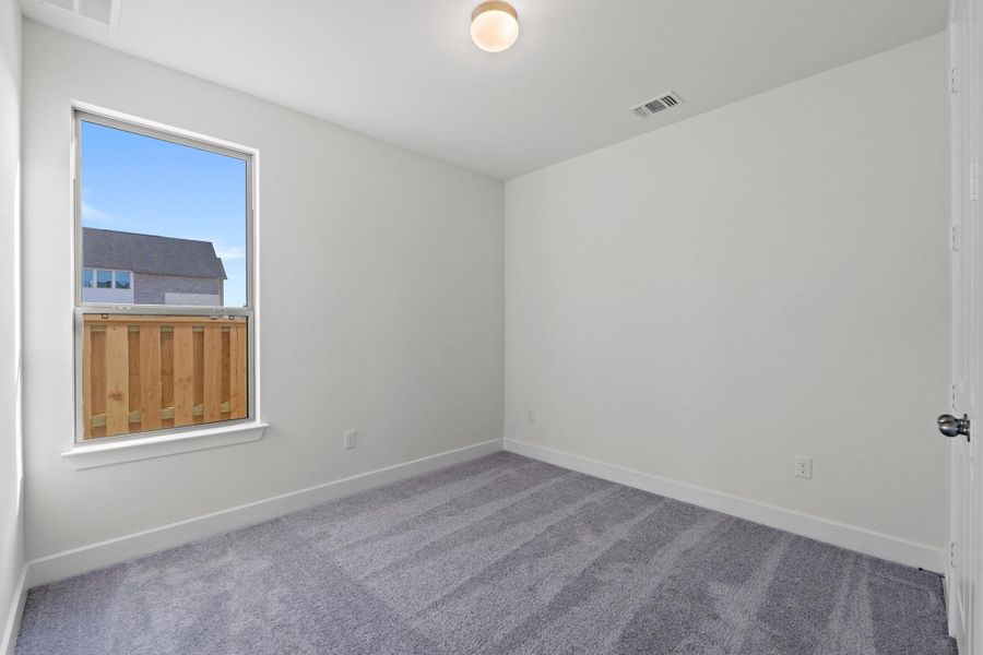 Spacious, unfurnished interior of a new home in Parmer Ranch, Georgetown (Image 17).