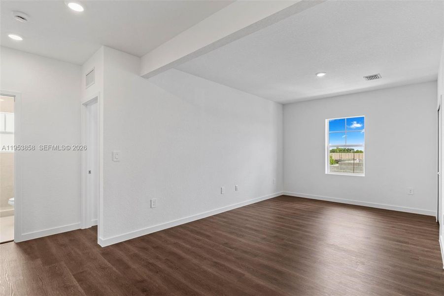 Spacious, unfurnished interior of a new home in , Homestead (Image 23).