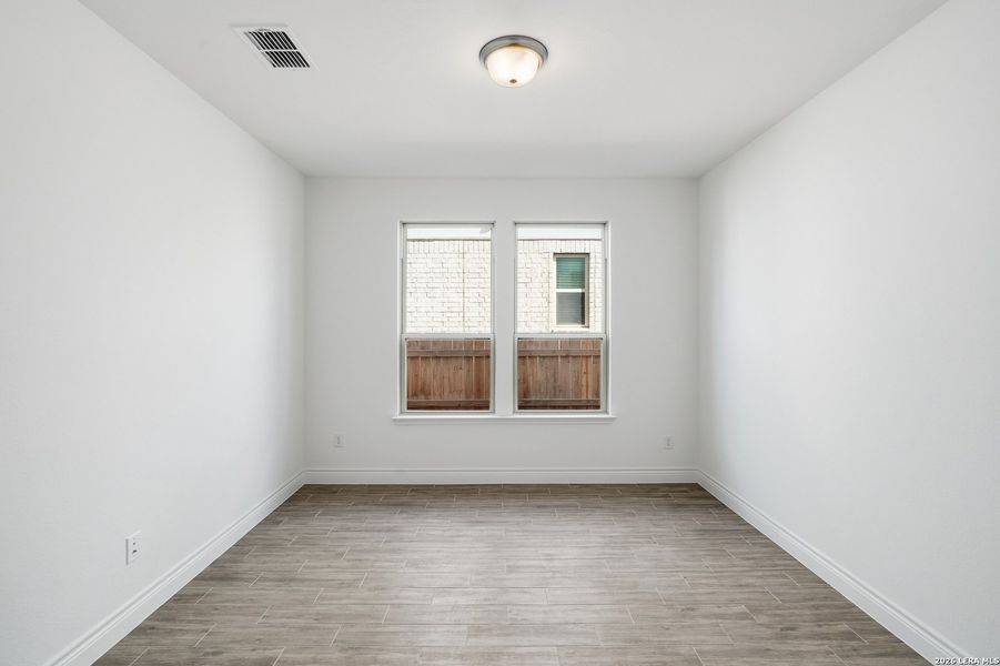 Spacious, unfurnished interior of a new home in Bison Ridge, San Antonio (Image 33). Spacious, unfurnished interior of a new home in Bison Ridge, San Antonio (Image 33).