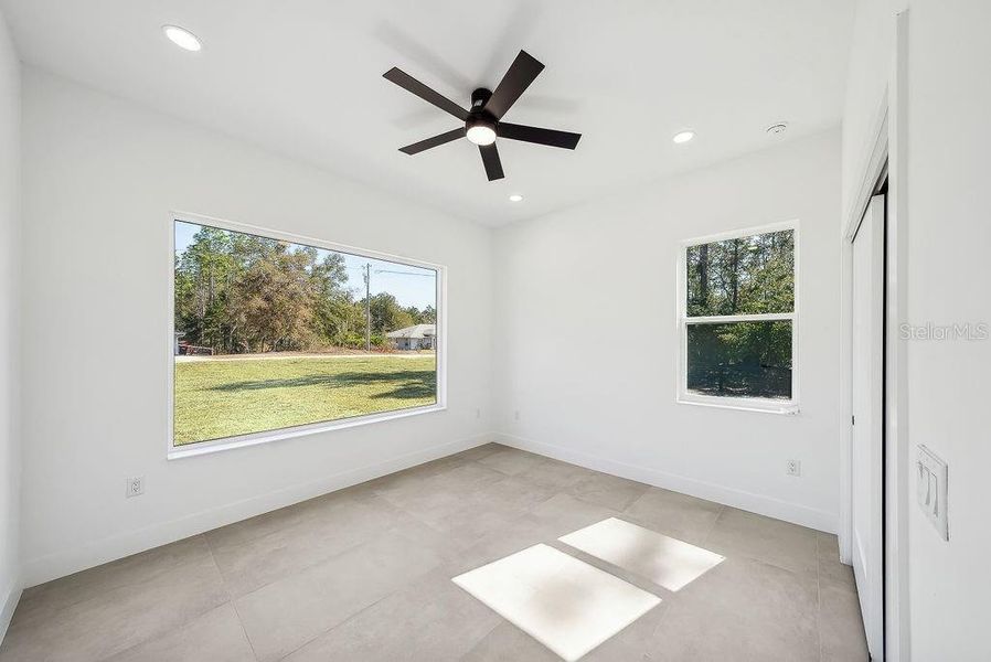 Spacious, unfurnished interior of a new home in , Ocala (Image 46).