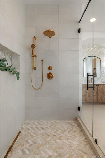 Image 47 of a home in .