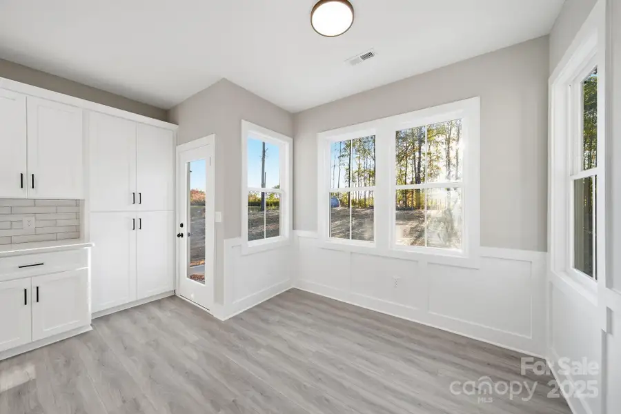 Dining Area Dining Area