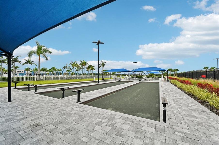 Community amenities in , Englewood (Image 25).