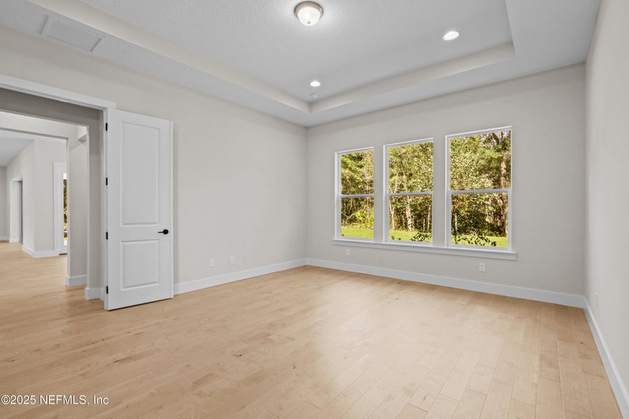 Spacious, unfurnished interior of a new home in SilverLeaf, St. Augustine (Image 31).