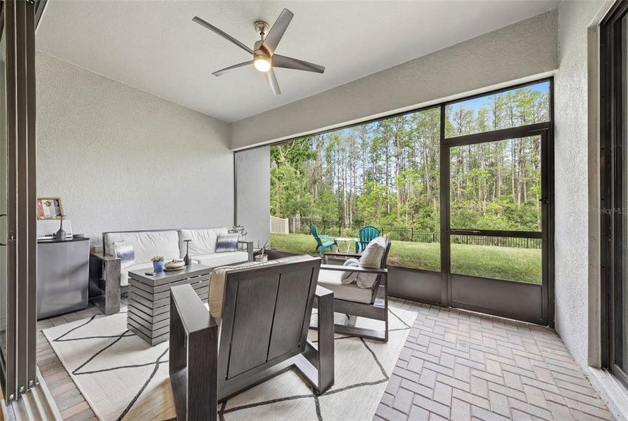 Exterior details and patio area of a home in , Land O' Lakes (Image 3).