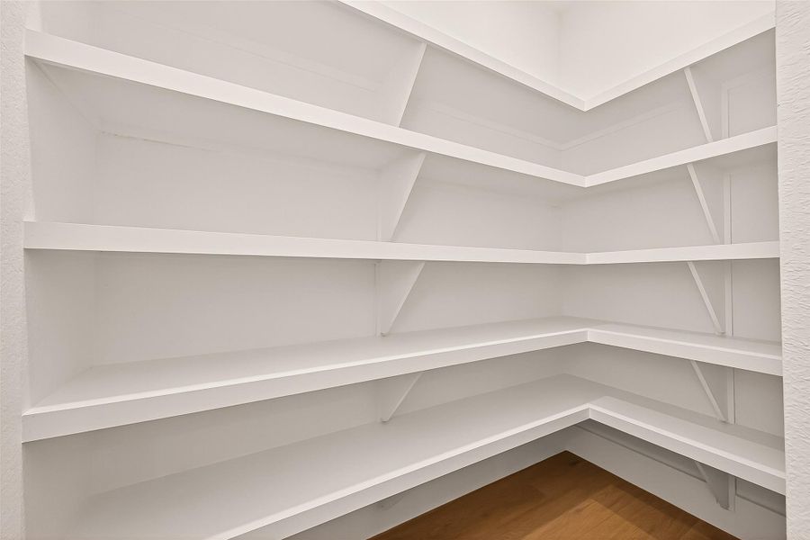 Spacious, unfurnished interior of a new home in , Tomball (Image 38).