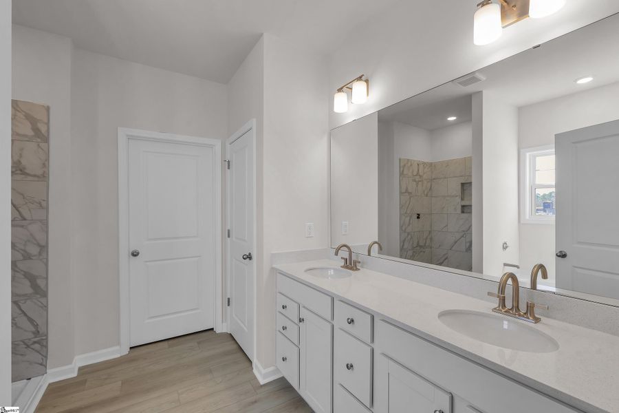Furnished interior view inside a new home in Lynbrook, Boiling Springs (Image 11).