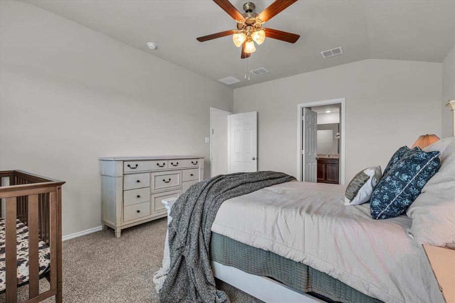 Furnished interior view inside a new home in , Lorena (Image 8).
