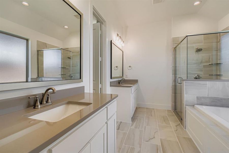 Furnished interior view inside a new home in Reunion 70s, Rhome (Image 9). Furnished interior view inside a new home in Reunion 70s, Rhome (Image 9).