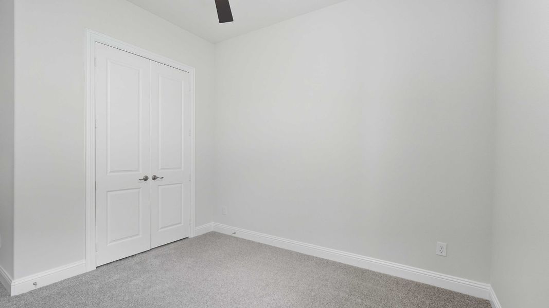 Spacious, unfurnished interior of a new home in Peachtree Meadows, Rockwall (Image 29).