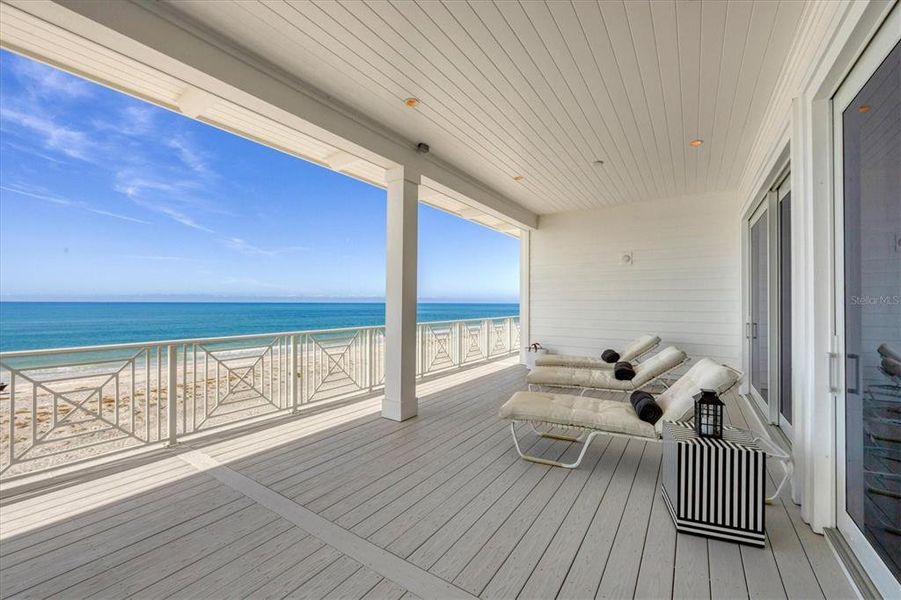 Exterior details and patio area of a home in , Placida (Image 3).