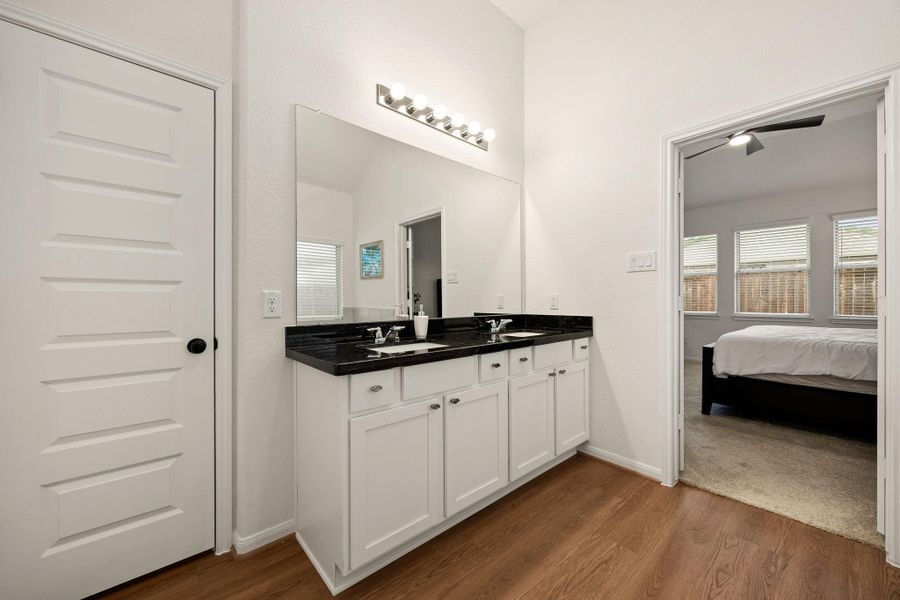 Furnished interior view inside a new home in Willowpoint, Tomball (Image 15). Furnished interior view inside a new home in Willowpoint, Tomball (Image 15).